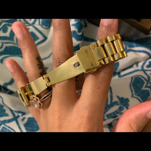 Gold MK watch - Picture 3 of 4